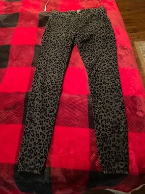 Women's Leopard Print Leggings - Gray/Black